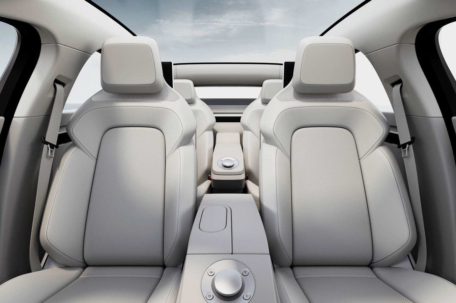 membersihkan jok mobil